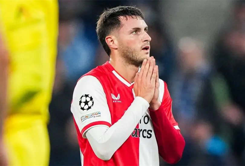 Santiago Gim&eacute;nez desperdici&oacute; varias oportunidades en la derrota del Feyenoord ante la Lazio en la jornada 4 de la Champions League