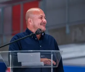 Gobernador de Jalisco se vuelve viral por anotar un golazo en el llano