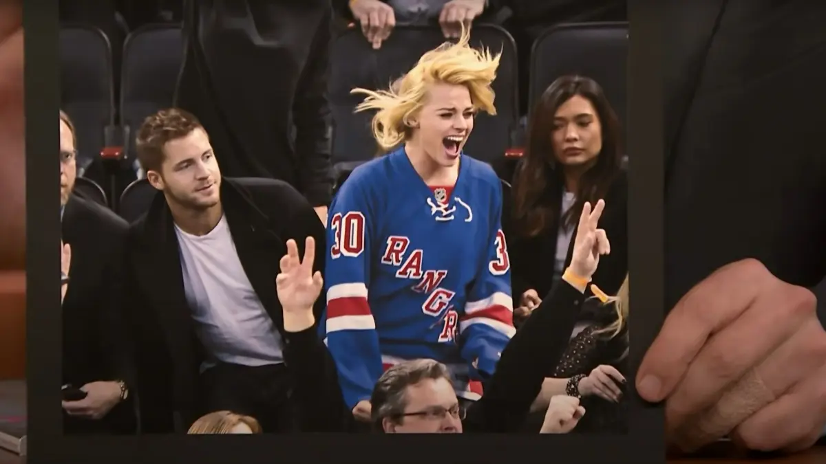 Cuando se mudó a los Estados Unidos, se unió a una liga amateur en Nueva York y jugó por un tiempo previo a dedicarse de tiempo completo a ser actriz.