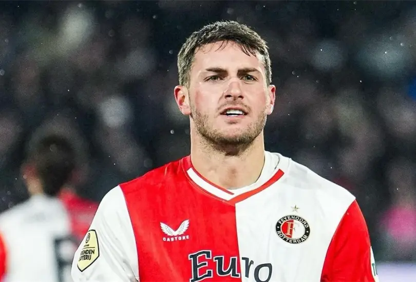 Seg&uacute;n una IA, el futuro de Santiago Gim&eacute;nez est&aacute; a la vuelta de la esquina 