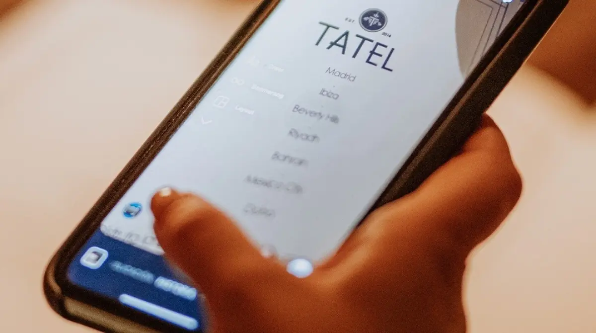 TATEL se ubica sobre Avenida Presidente Masaryk no.183 en Polanco; exactamente a cinco minutos caminando de la estación de metro del mismo nombre, perteneciente a la línea 7.