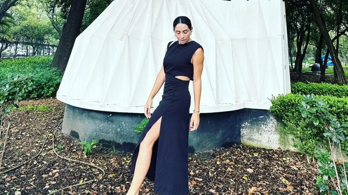 La locutora es originaria de Puebla y asegura que cambi&oacute; los colores de la Granja por el crema y azul de la instituci&oacute;n para la que trabaja.