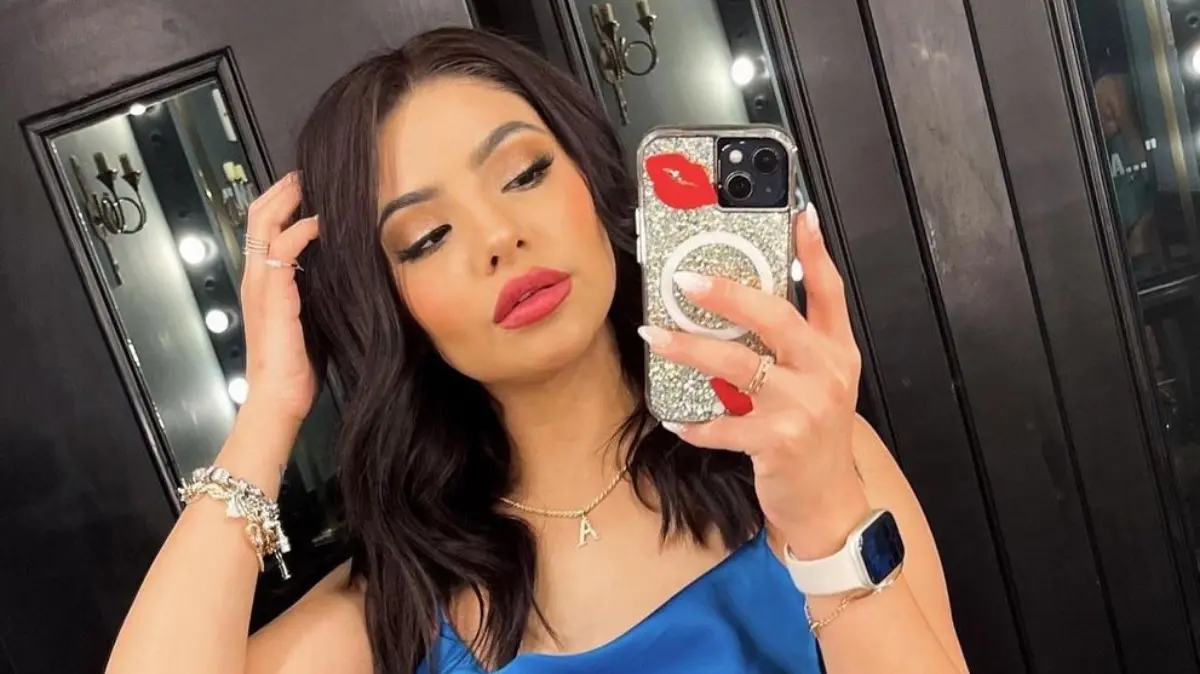 Luego de que Anah&iacute; confirmara que era novia de Charly, dej&oacute; de compartir fotos sobre su trabajo como porrista.