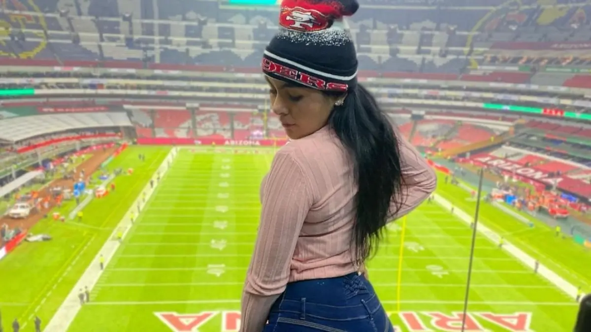 En la NFL es fanática de los 49ers de San Francisco, equipo al que incluso pudo ver en la cancha del Azteca.