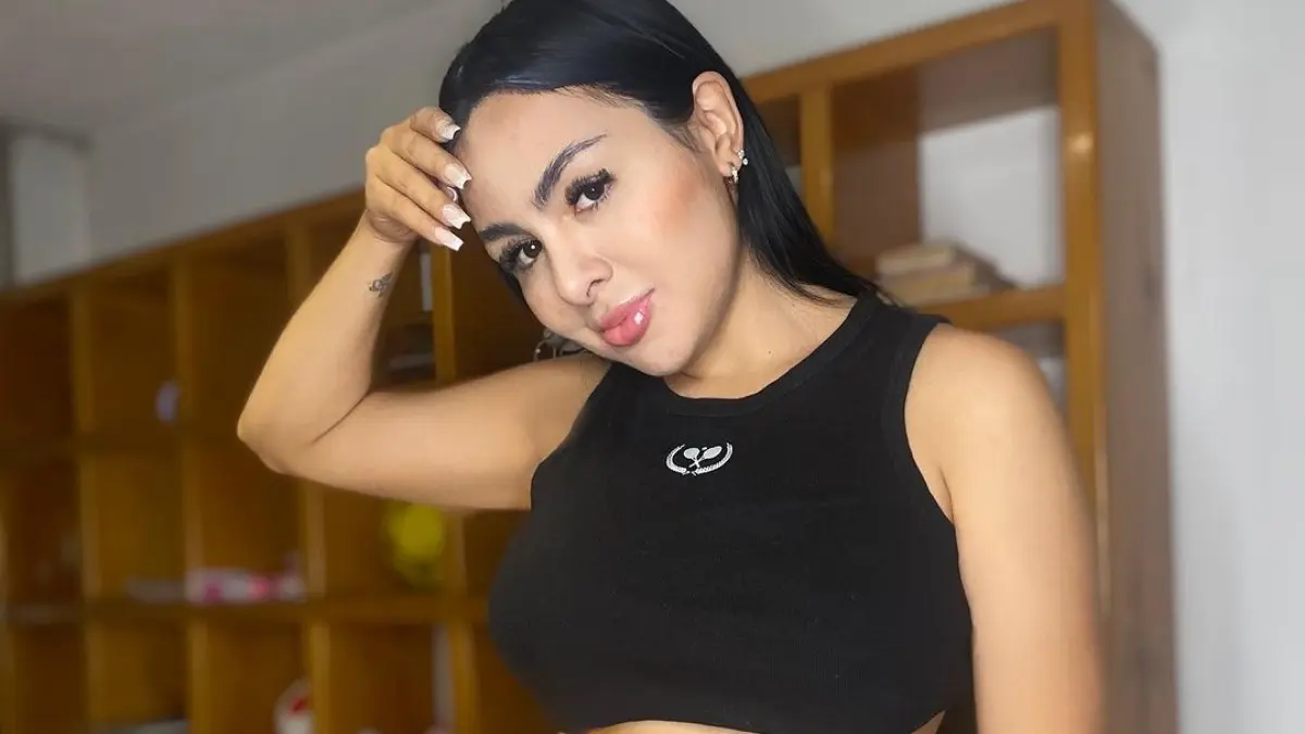 Además de ser aficionada del futbol, también cubre otros deportes, más específicamente béisbol y americano.