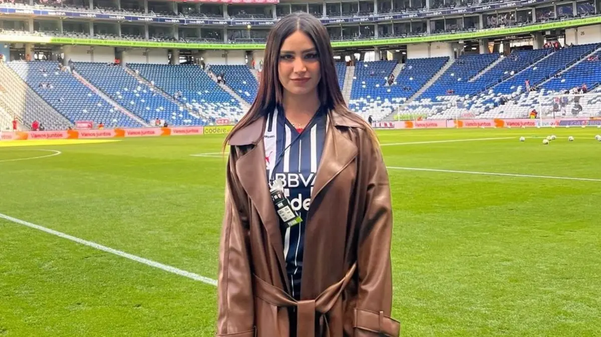 Pese a que la creadora de contenidos es fiel aficionada de Rayados, se le ha visto con los colores de Tigres por apoyar a su pareja.