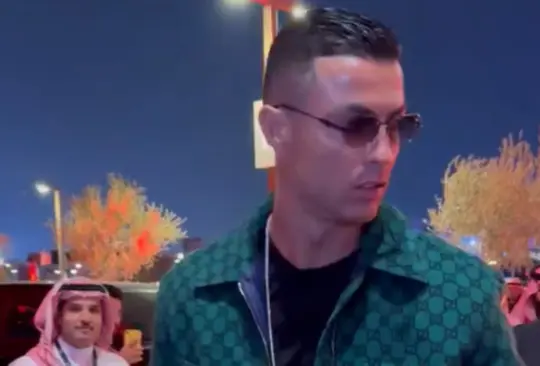 Cristiano Ronaldo presumió un outfit lujoso en Arabia Saudita.