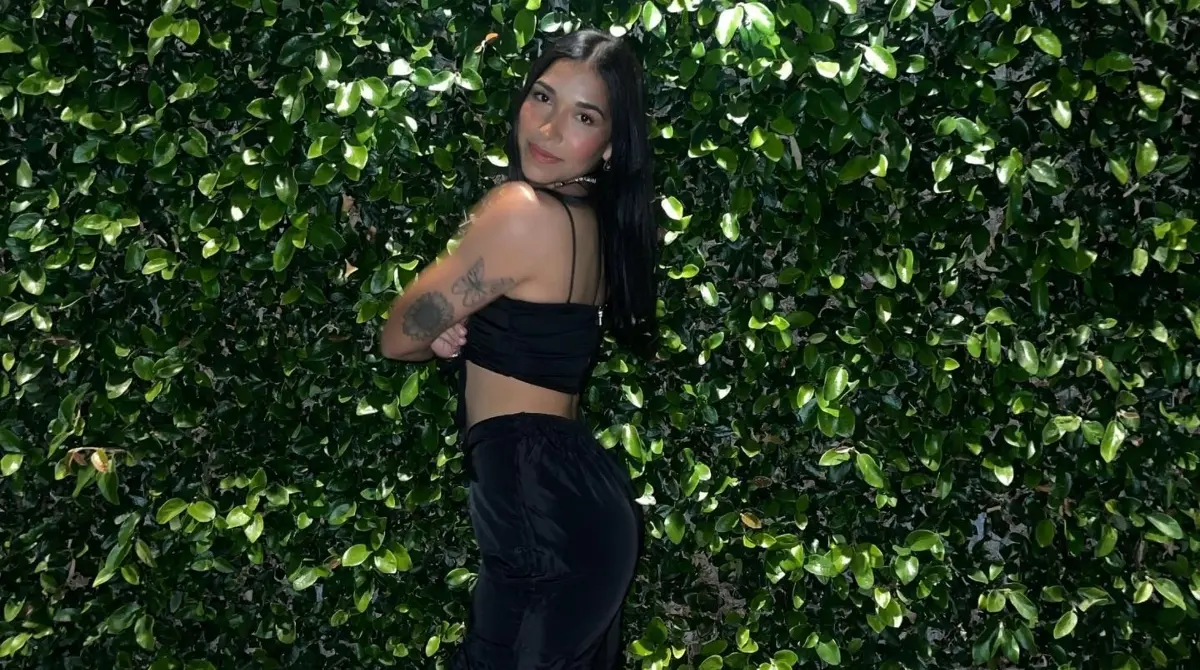 En su cuenta oficial de Instagram (@skyrodriguezfutbol) muestra un poco de su vida en el futbol colegial y con la Selección Nacional Femenil de Puerto Rico.