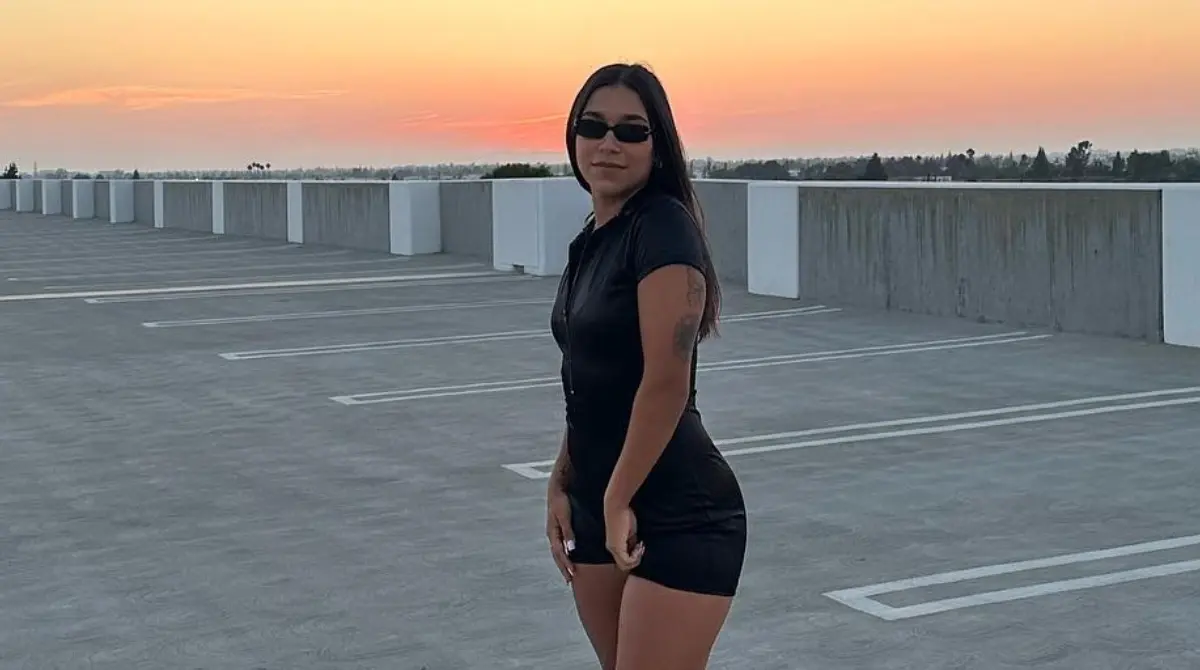 En 2022 se unió al programa de fútbol femenino de Cal State LA y fue una parte importante del equipo en su primer año con los Golden Eagles.