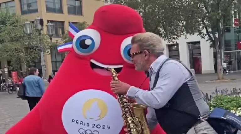 La mascota para las Olimpiadas del próximo año está lista para las competencias. Instagram @paris2024