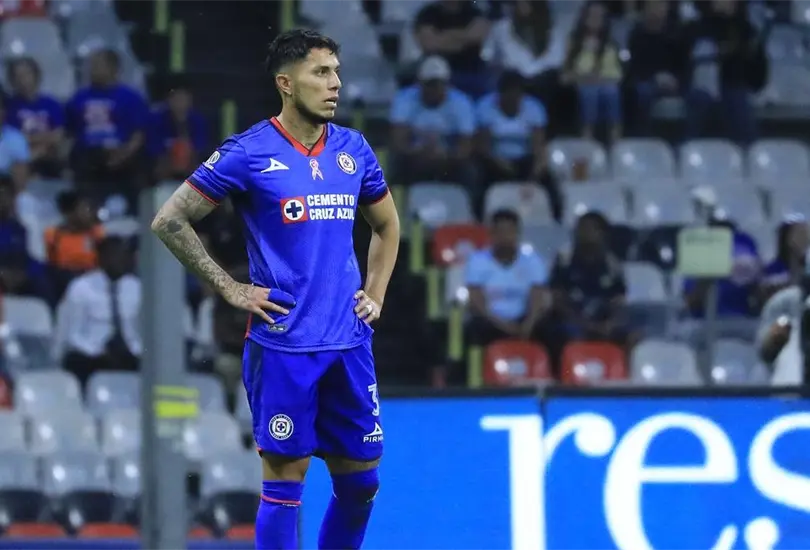 El defensor fue anunciado por otro equipo de M&eacute;xico y gener&oacute; muchas dudas en la afici&oacute;n celeste.