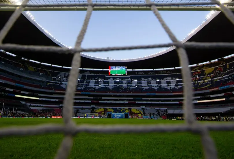 El inmueble capitalino no se ha salvado de recibir un castigo luego de que se exhibiera una bronca en la tribuna.
