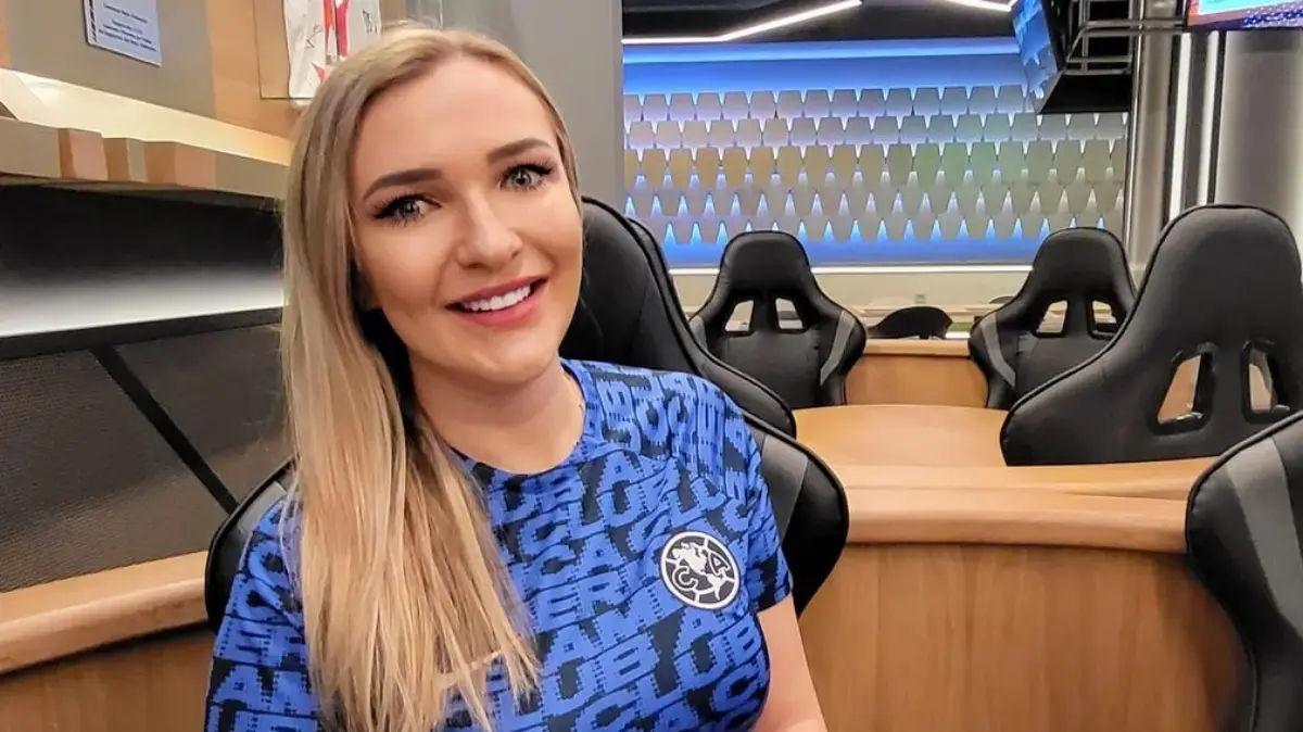 En entrevista confes&oacute; que su primer contacto con el club fue gracias a una camiseta que uno de los amigos de su madre usaba.