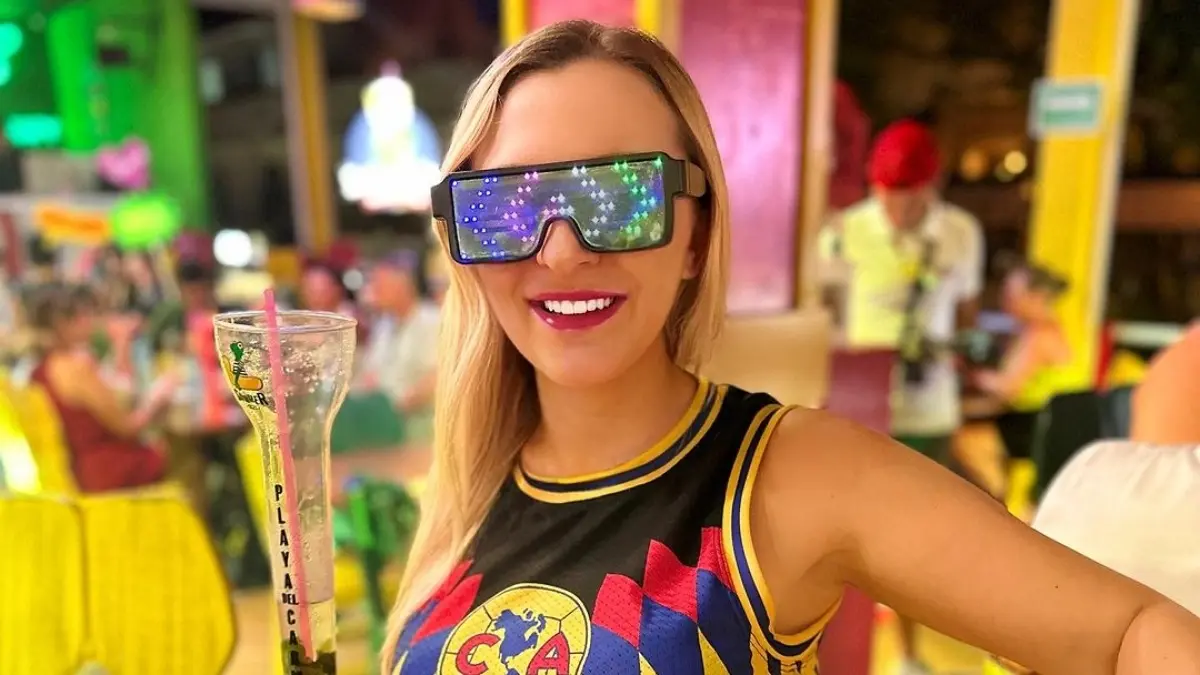 La mujer constantemente comparte fotograf&iacute;as con indumentarias del Am&eacute;rica, desde los jerseys oficiales hasta ropa de playa.