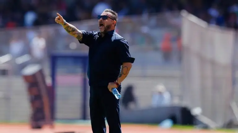'Tuca' Ferretti habría dado a conocer la verdadera razón de la salida del 'Turco' Mohamed de Pumas<br>Galería Referee<br>