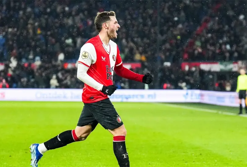 Santiago Gim&eacute;nez marc&oacute; de &uacute;ltimo minuto y se meti&oacute; a los libros de historia de la Eredivisie.
