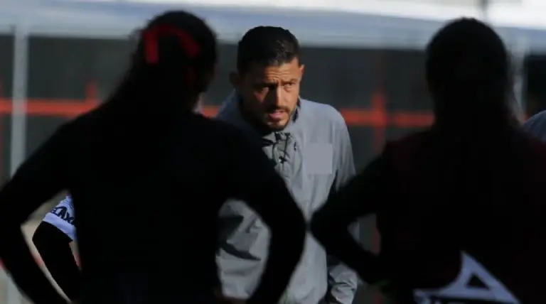 Jorge Gómez está en el centro de la polémica del futbol femenil en México - @NecaxaFemenil