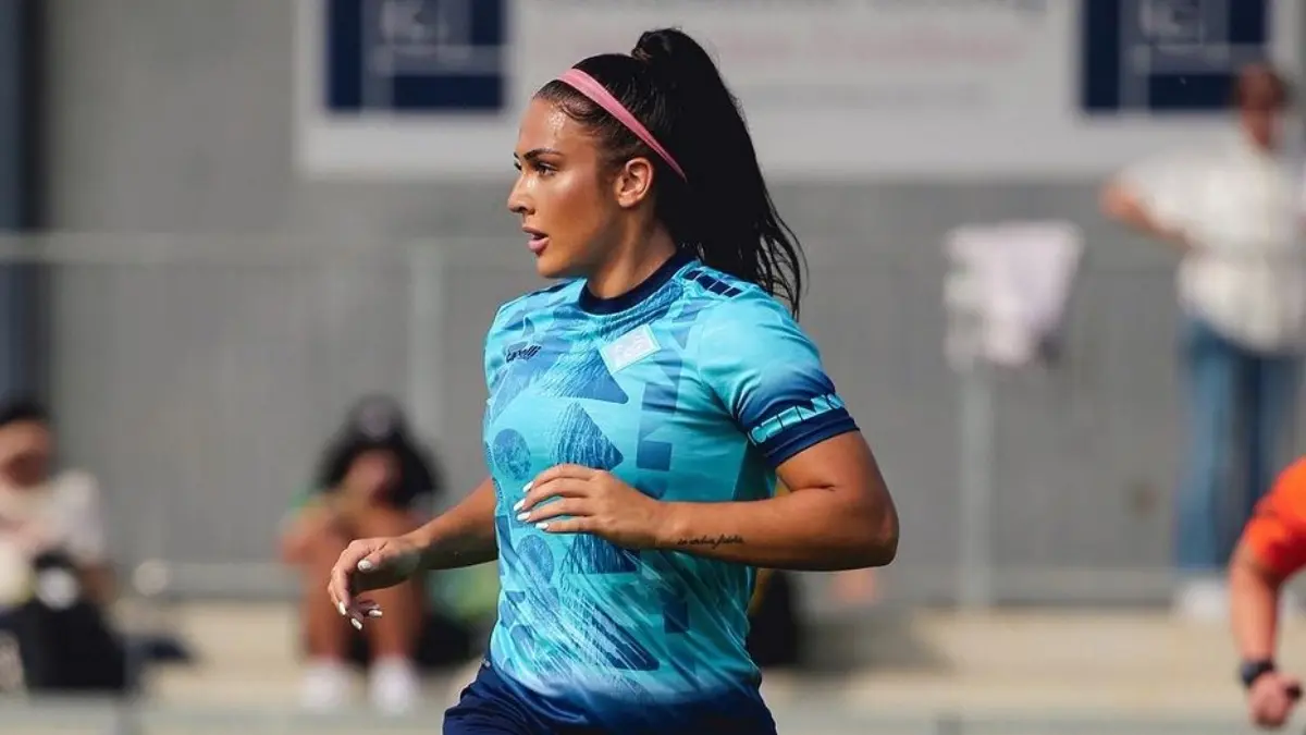 La jugadora aseguró que la entrenadora Pamela Conti trata con desprecio a varias futbolistas, incluida ella.