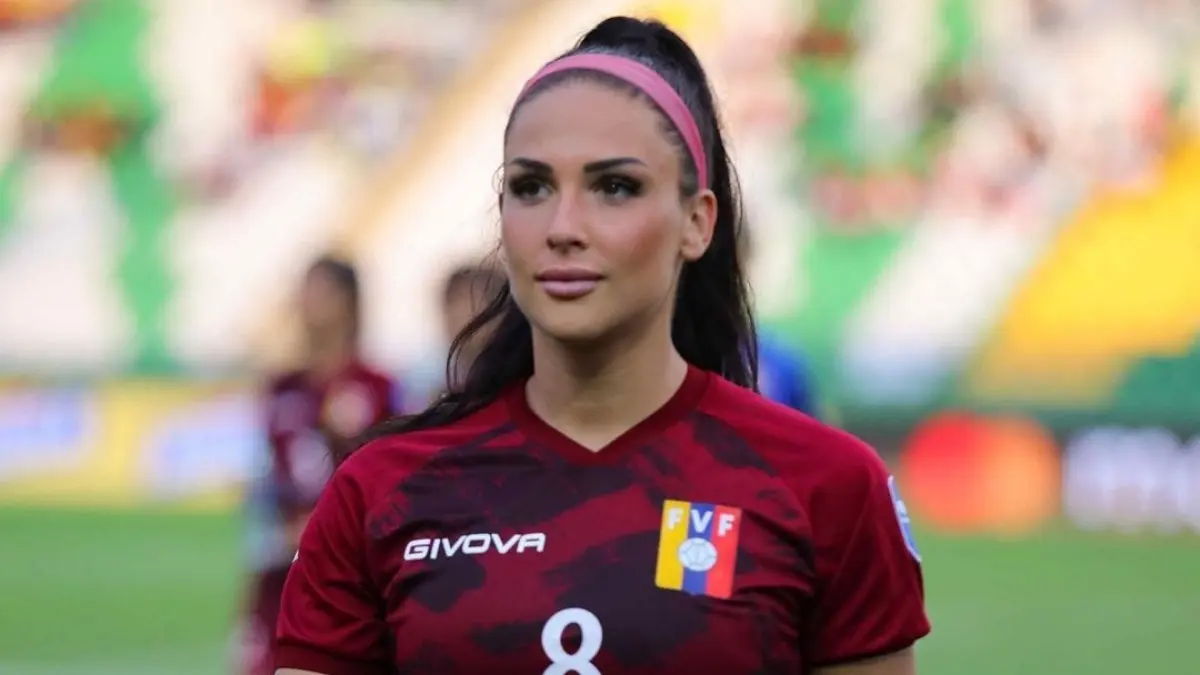 A las críticas se unieron otras de sus compañeras, sin embargo hubo otras que negaron la situación, provocando una incertidumbre que sigue perdurando.