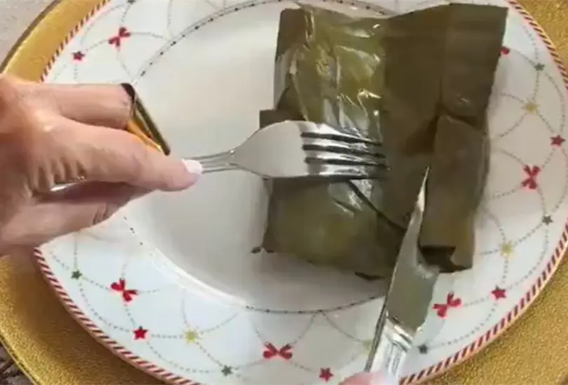 Los tutoriales para comer un tamal son una realidad.