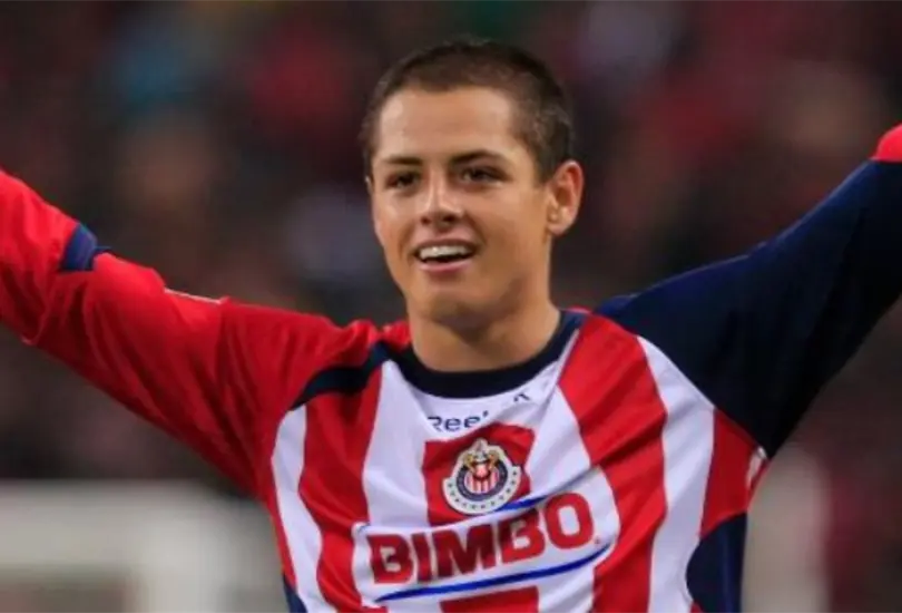 Chicharito estar&iacute;a cerca de regresar a Chivas.
