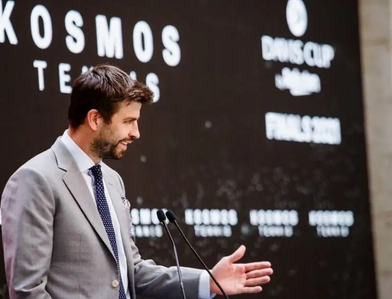 Piqué en un evento de Kosmos - @3gerardpique