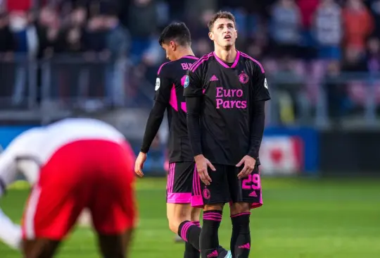 Santiago Giménez reveló que el DT del Feyenoord le dijo que no era bueno