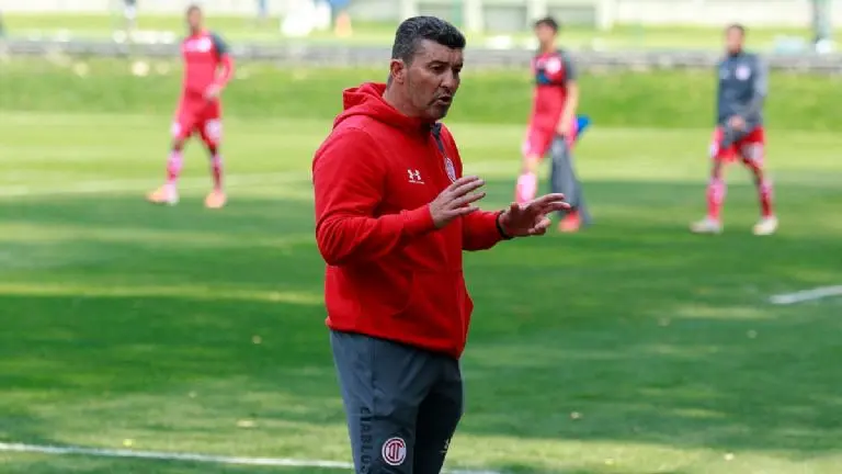 Chepo de la Torre exigió a la directiva de Puebla que abran la cartera y le contraten jugadores - Archivo Referee