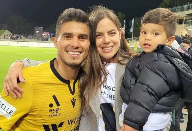 Ulises Dávila hablará de su esposa en un capítulo de la serie A-League de Australia. Ulises Dávila hablará de su esposa en un capítulo de la serie A-League de Australia.