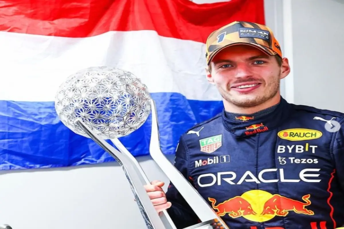 Max Verstappen es el campeón actual de la Fórmula 1 por parte de la escudería Red Bull y también el piloto con mejor sueldo; con 54 millones 627 mil dólares de ganancia anual.