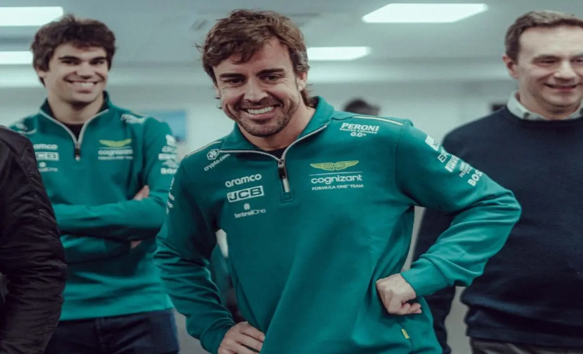 Fernando Alonso es uno de los veteranos del campeonato, pero desde su llegada a Aston Martin ha demostrado que puede seguir compitiendo por muchos años más, y esta vez recibirá un sueldo de 21 millones 353 mil dólares.