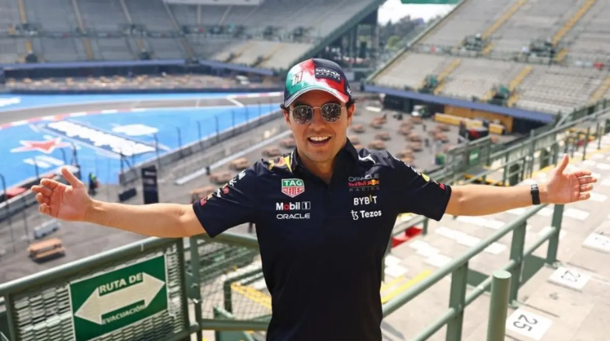 Después del top 5 de mejores pagados entra Sergio 'Checo' Pérez, quien estará un año más con Red Bull, en donde ha demostrado su verdadero potencial y donde tendrá un sueldo de 9 millones 930 mil dólares.