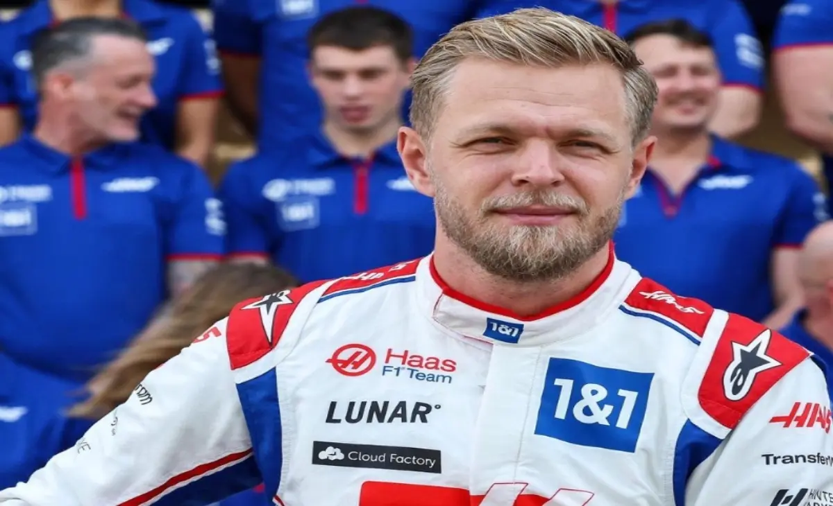 Él es el símbolo de la escudería Hass, Kevin Magnussen estará un año más al volante de este equipo y recibirá un sueldo de 4 millones 963 mil dólares este 2023.
