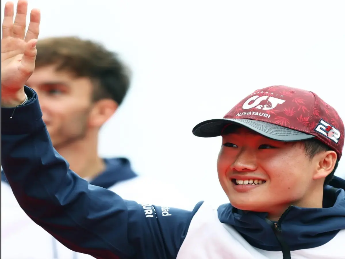 El último piloto participante de este año en la Fórmula 1 es Yuki Tsunoda, quien un año más representará a Alpha Tauri y ocupa la posición 20 de este ranking, con un salario anual de 992 mil 200 dólares, al igual que Logan, casi rozando el millón de dólares.