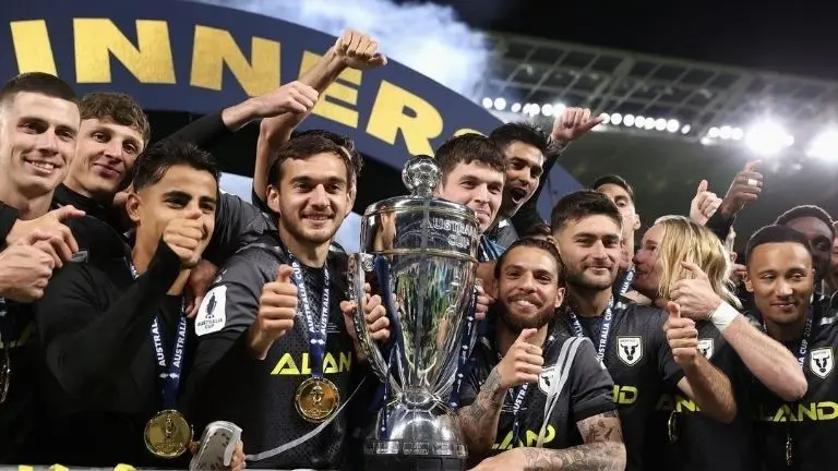 Ulises Dávila celebró el título. Instagram - Macarthur FC