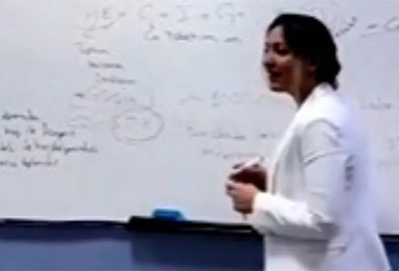 La maestra se hizo viral en las redes sociales r&aacute;pidamente por los usuarios que compartieron su video.