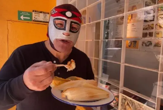Octagón demostró que también es bueno para preparar comida típica de México. Octagón demostró que también es bueno para preparar comida típica de México.