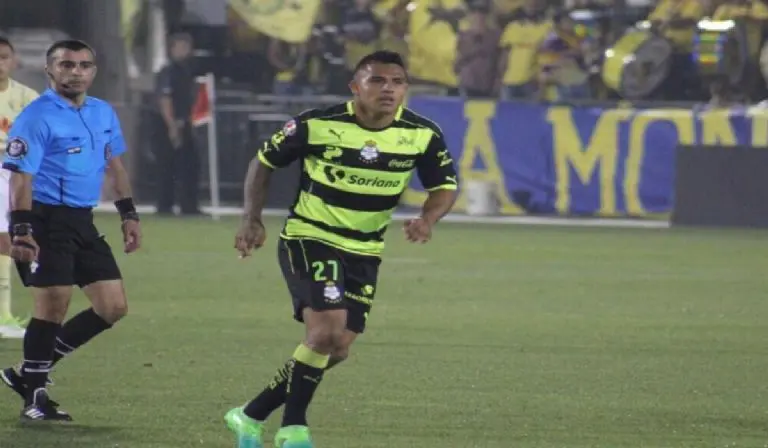 El zaguero solo tiene 33 goles en sus registros, los que hizo con Pumas. Instagram @javo7c