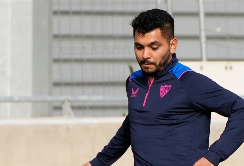 Tecatito Corona volvi&oacute; a los entrenamientos del Sevilla