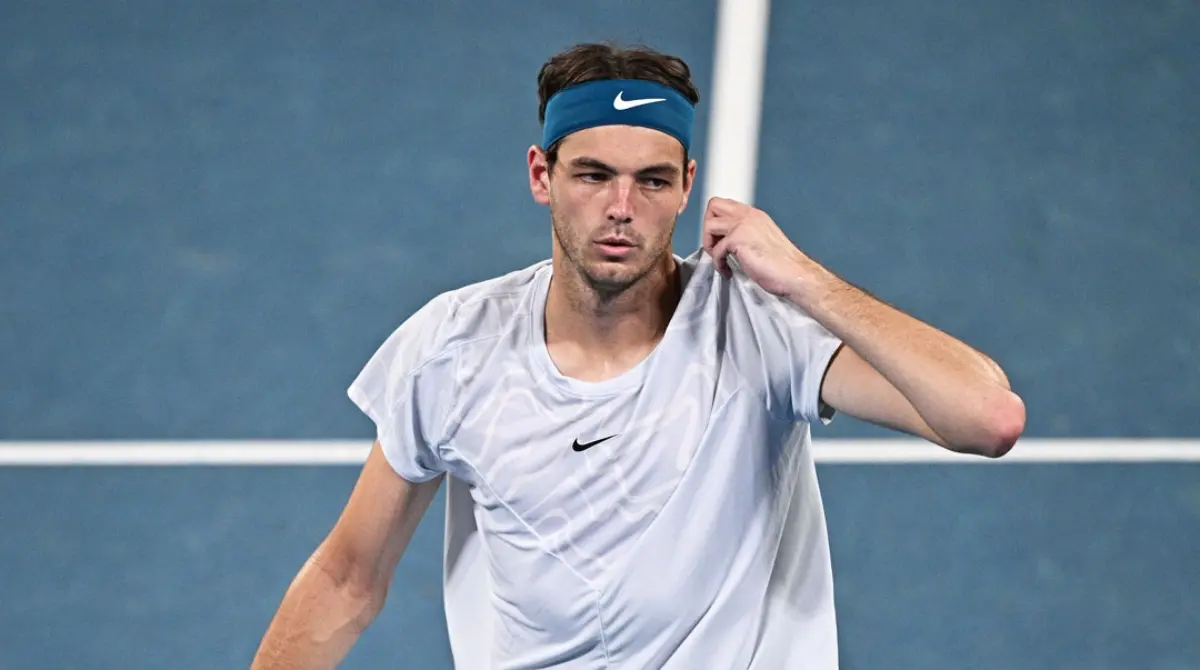 Taylos Fritz se convirtió en el tercer mejor tenista del torneo después de la baja de Stefanos Tsitsipas, por lo que el estadounidense tiene la oportunidad de ganar por primera vez en México.