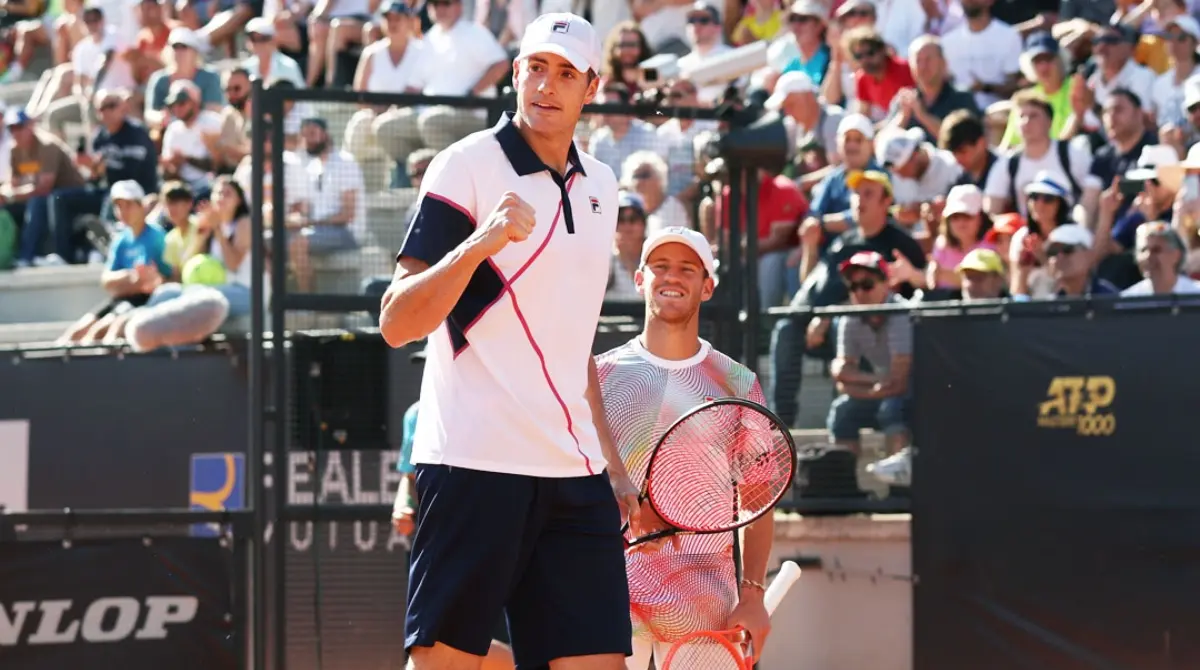 El gigante, John Isner, querrá demostrar su calidad y veteranía que tiene al estadounidense en la posición 42 del ranking ATP.