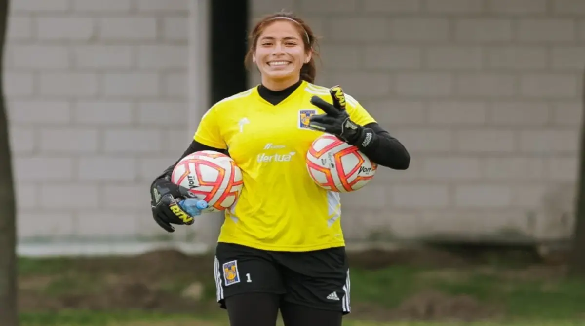 Una hist&oacute;rica del futbol mexicano es Cecilia Santiago, quien fue de las primeras mujeres en migrar a Europa, es tambi&eacute;n una Administradora de Negocios graduada recientemente. 