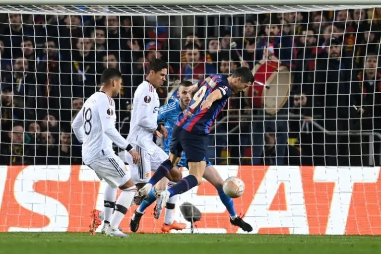 Barcelona y Manchester United están en la pelea de sus respectivas ligas - Twitter @UEFAcom_es