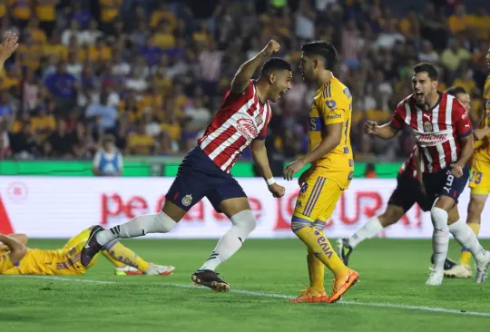 Chivas demostró su calidad y venció a Tigres en calidad de visitante para quitarles el invicto y darle una lección al resto de los equipos.