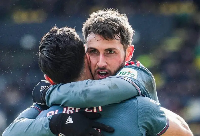 Santiago Giménez mandó un mensaje de agradecimiento a su compañero por su gol Santiago Giménez mandó un mensaje de agradecimiento a su compañero por su gol