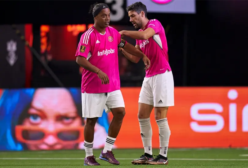 Ronaldinho hizo su presentaci&oacute;n hist&oacute;rica en la Kings League donde sufri&oacute; una derrota ante P&iacute;o FC y los mexicanos Rivers y Gerardo Torrado.