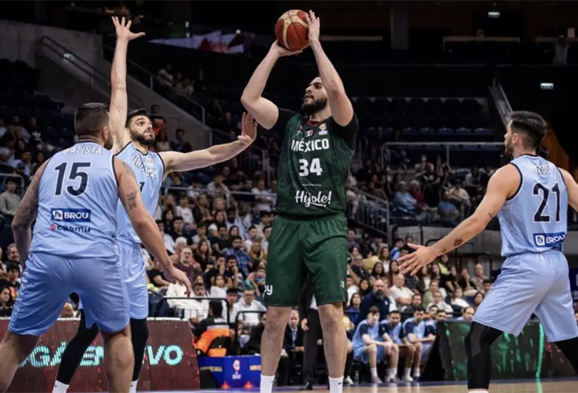 La Selección Nacional de Basquetbol logró clasificarse al Mundial después de nueve años tras vencer en condición de visitante a Uruguay. La Selección Nacional de Basquetbol logró clasificarse al Mundial después de nueve años tras vencer en condición de visitante a Uruguay.