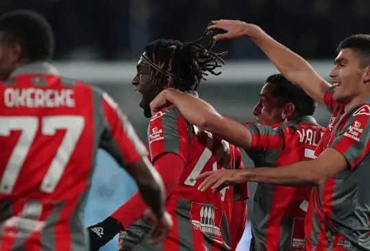 Johan Vázquez fue uno de los mejores jugadores del triunfo del Cremonese ante la Roma que resultó histórico para los suyos. Johan Vázquez fue uno de los mejores jugadores del triunfo del Cremonese ante la Roma que resultó histórico para los suyos.