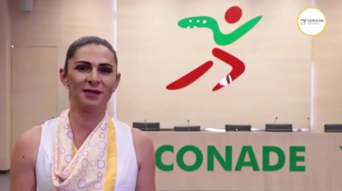 La actual directora de la CONADE, antes de tomar su papel como política, fue artífice de uno de los más grandes logros, que fue colgarse la medalla de plata de los 400 metros planos en los Juegos Olímpicos de Athenas 2004 a pesar de que se mencionó que estaba lesionada y registró 49.56 segundos.