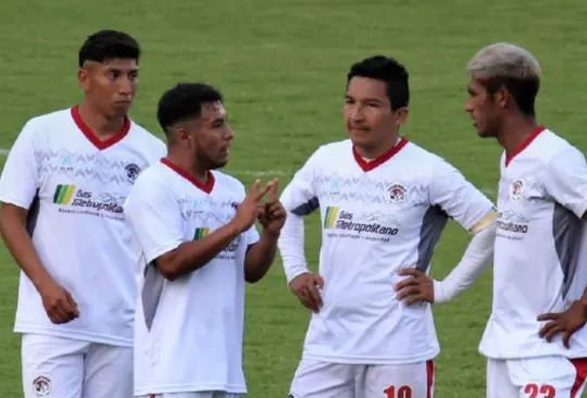 César Villaluz en partido con los Industriales de Naucalpan.